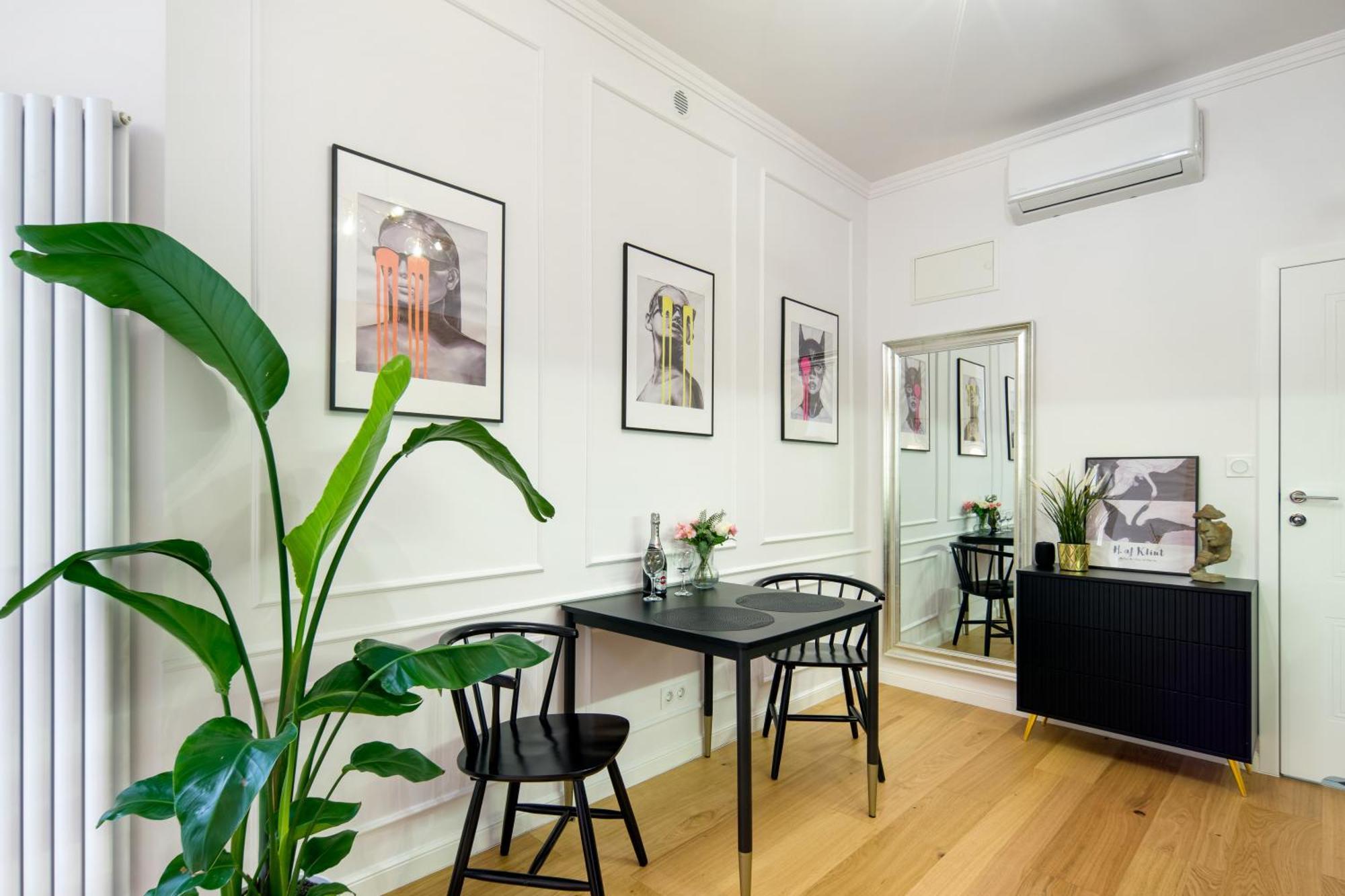 Discover Krakow Apartments - Lubomirskiego St - Classic & Modern - Near Main Station, Netflix And Ac Esterno foto